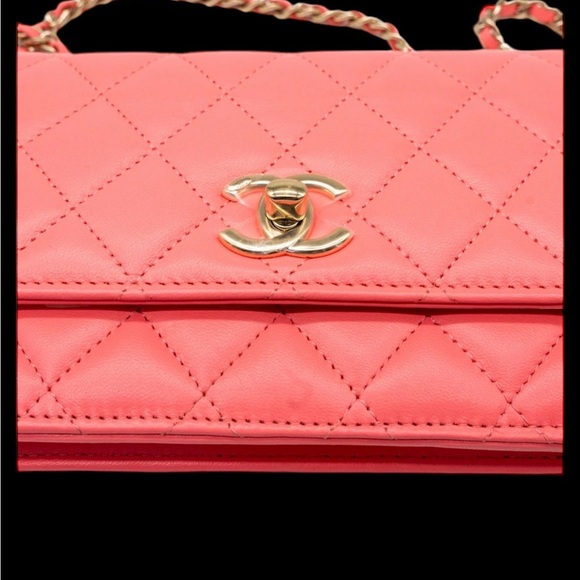 Chanel Wide Trendy CC Wallet on Chain Hot Pink Lambskin Leather RARE Rainbow! - Picture 6 of 16